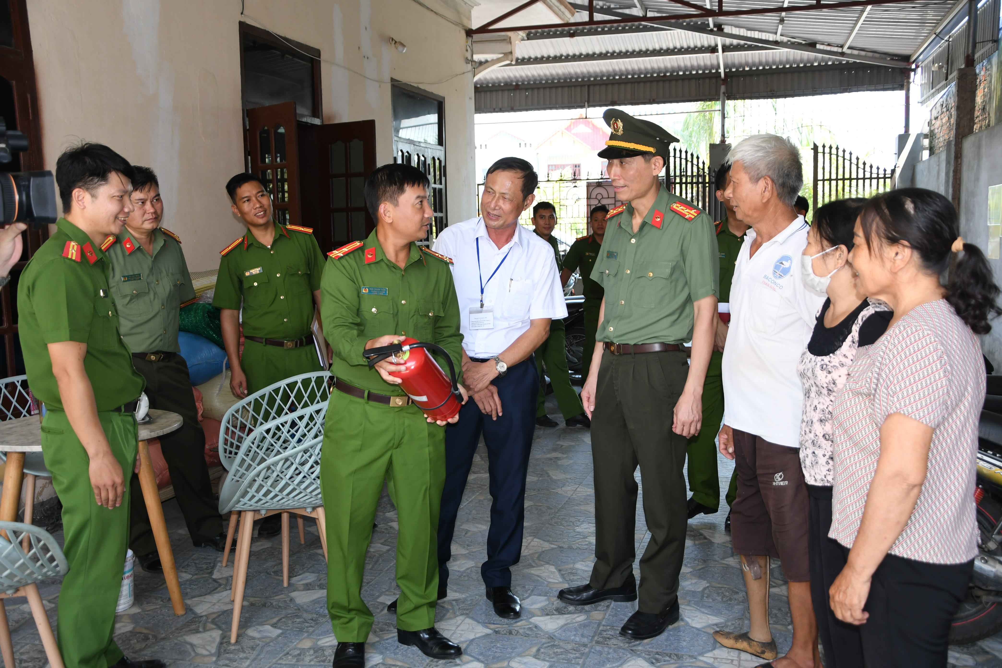 Kiểm tra triển khai 14 mô hình “Tổ liên gia an toàn phòng cháy, chữa cháy” và “Điểm chữa cháy công cộng” tại các địa phương